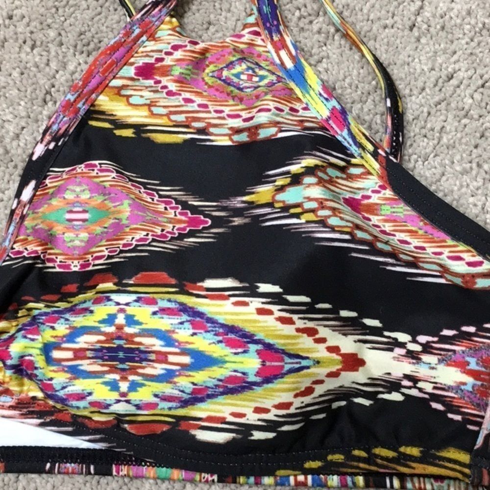 New. PILYQ bikini. L-top/M-bottom. Retails $149 - Picture 5 of 7